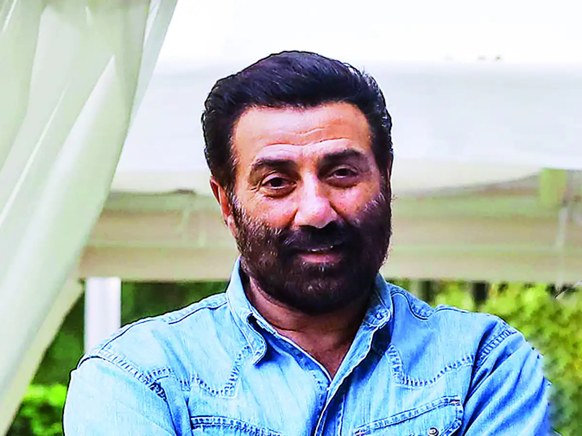 Sunny Deol Coronavirus Sunny Deol Tests Positive For Coronavirus To Stay Under Home Quarantine In Manali The Economic Times It was a delight to see the father and son due share a screen space. sunny deol tests positive