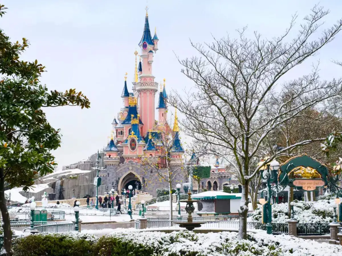 Thailand plans to establish Disneyland to attract more tourists