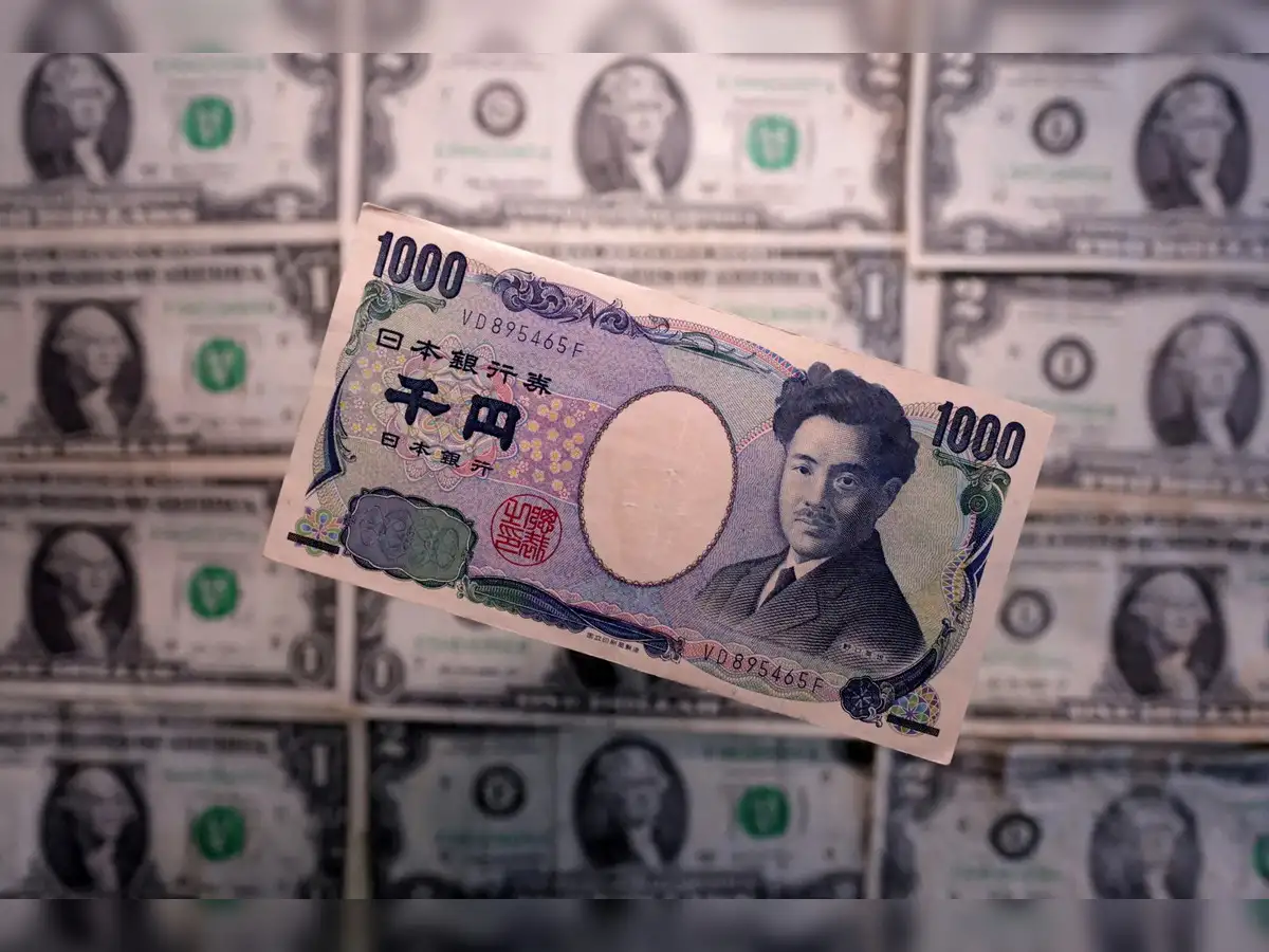 Yen strength from intervention risk keeps dollar in check - The Economic  Times