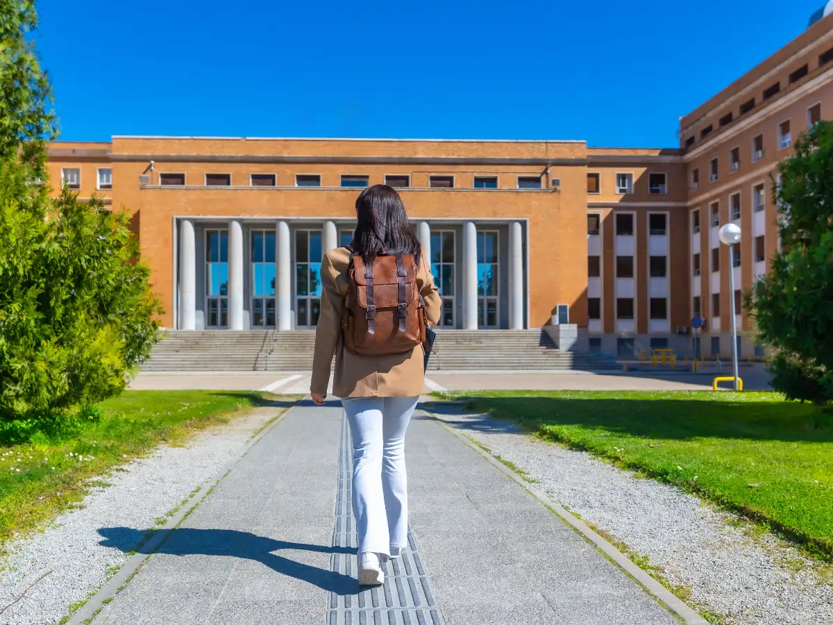 Indian applications to US colleges fall 14-15%