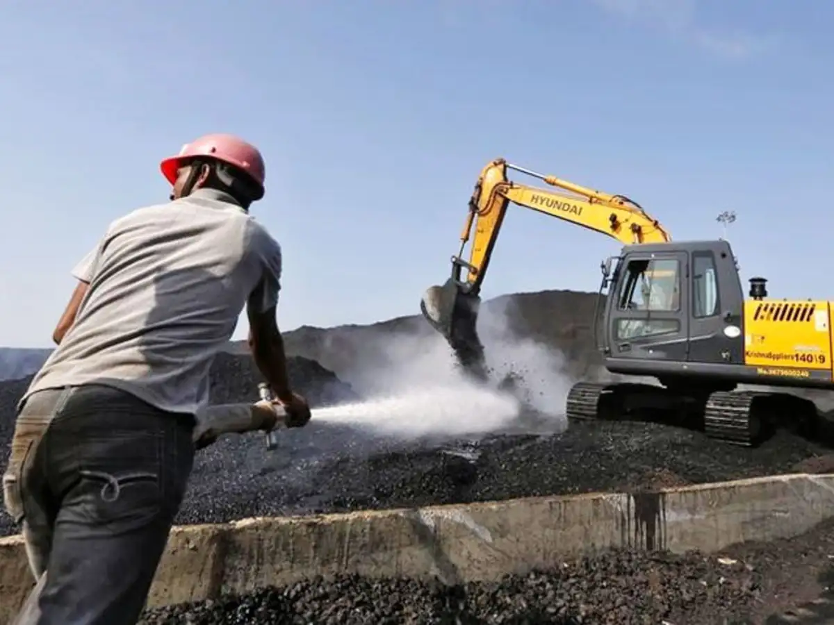 Retail Investors Make A Quick Buck With Coal India Ofs The Economic Times Get live bse/ nse stock price of coal india ltd. coal india ofs