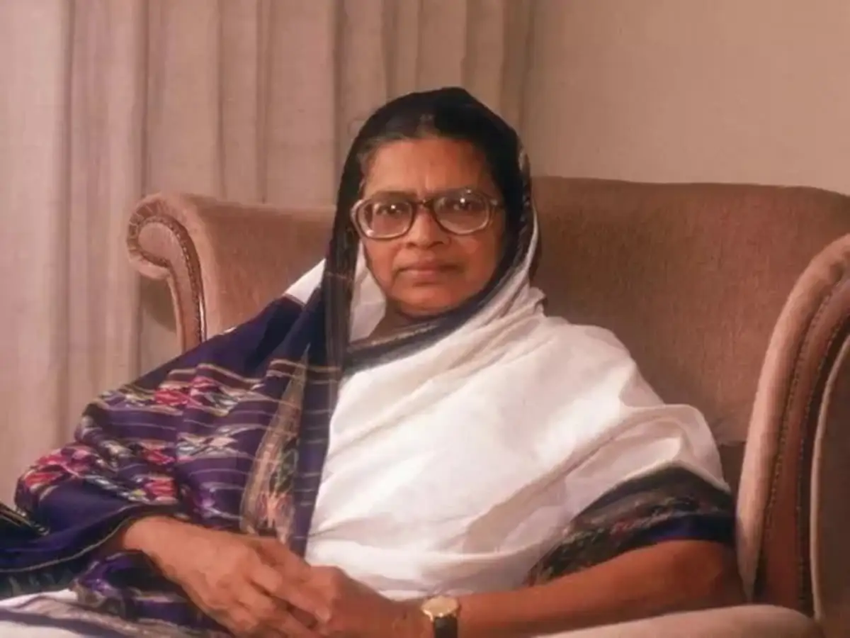m fathima beevi