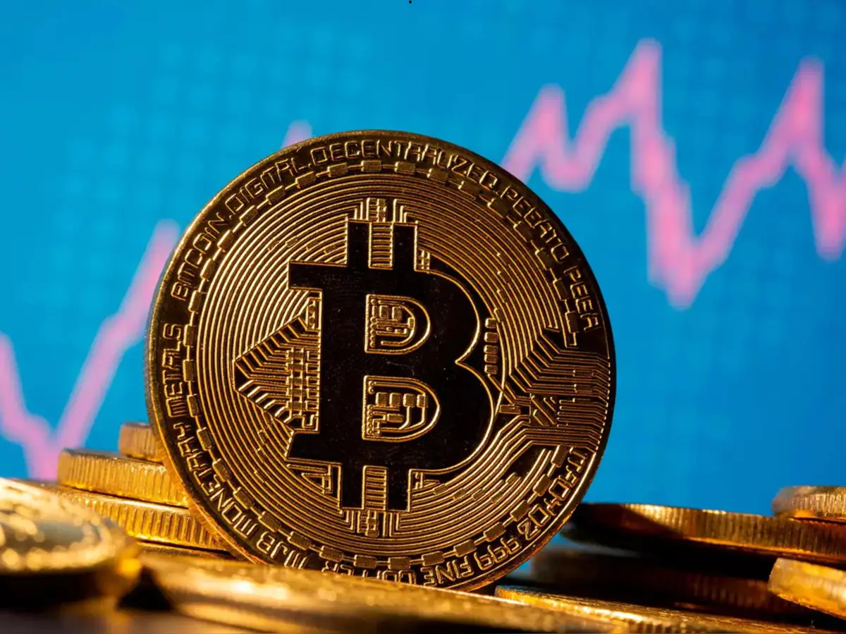 Cryptocurrency Price on April 18: Bitcoin dips below $61.2K; Dogecoin,  Solana drop over 7% - The Economic Times