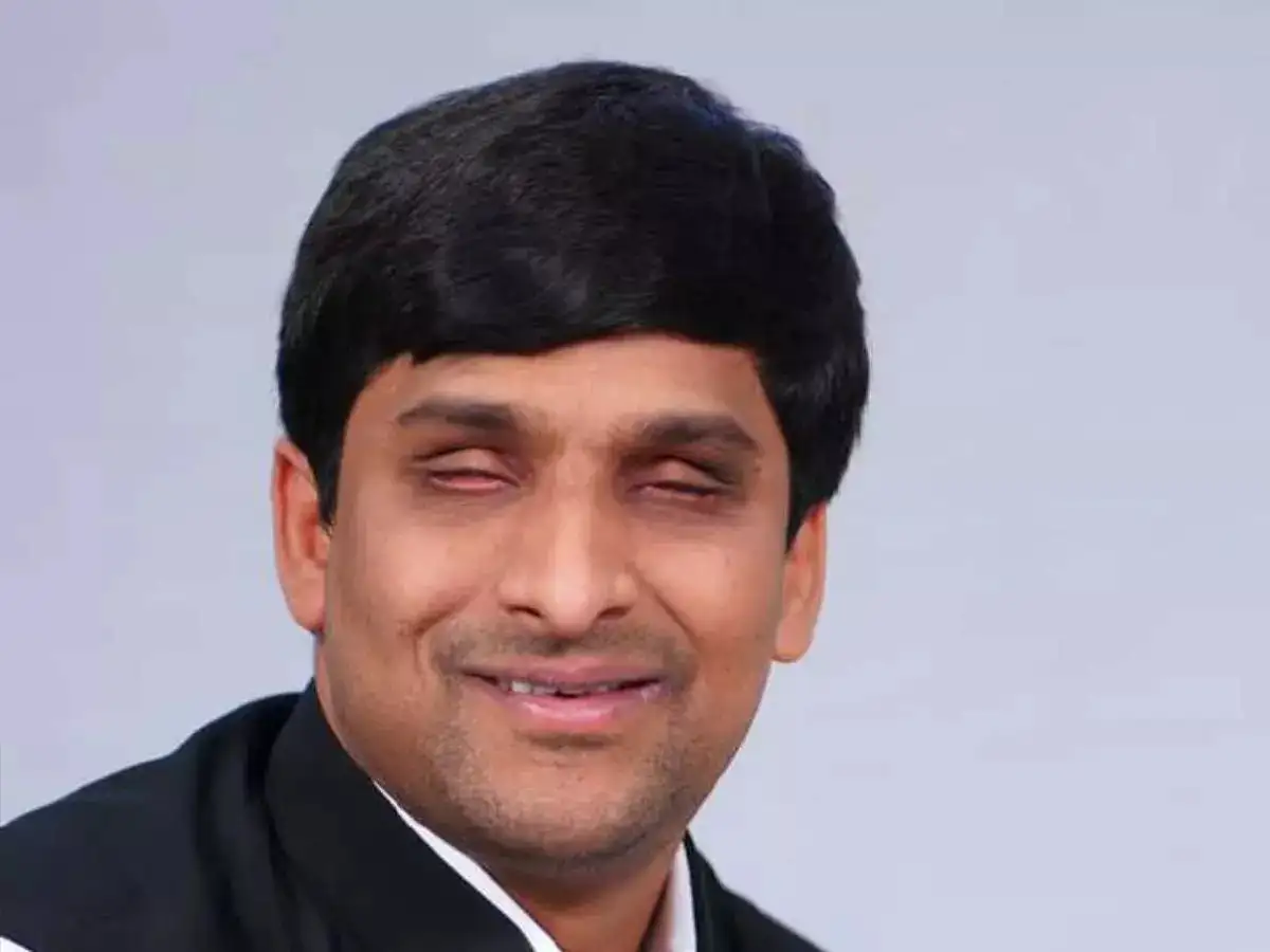 Who is Shark Tank 4 new judge, the visually impaired Srikanth Bolla? His  education, family. His company employs 500 people - The Economic Times