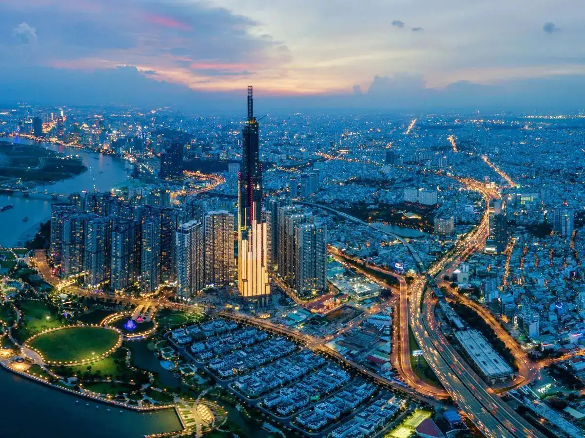 Vietnam rolls out digital arrival card for foreign arrivals in Ho Chi Minh City