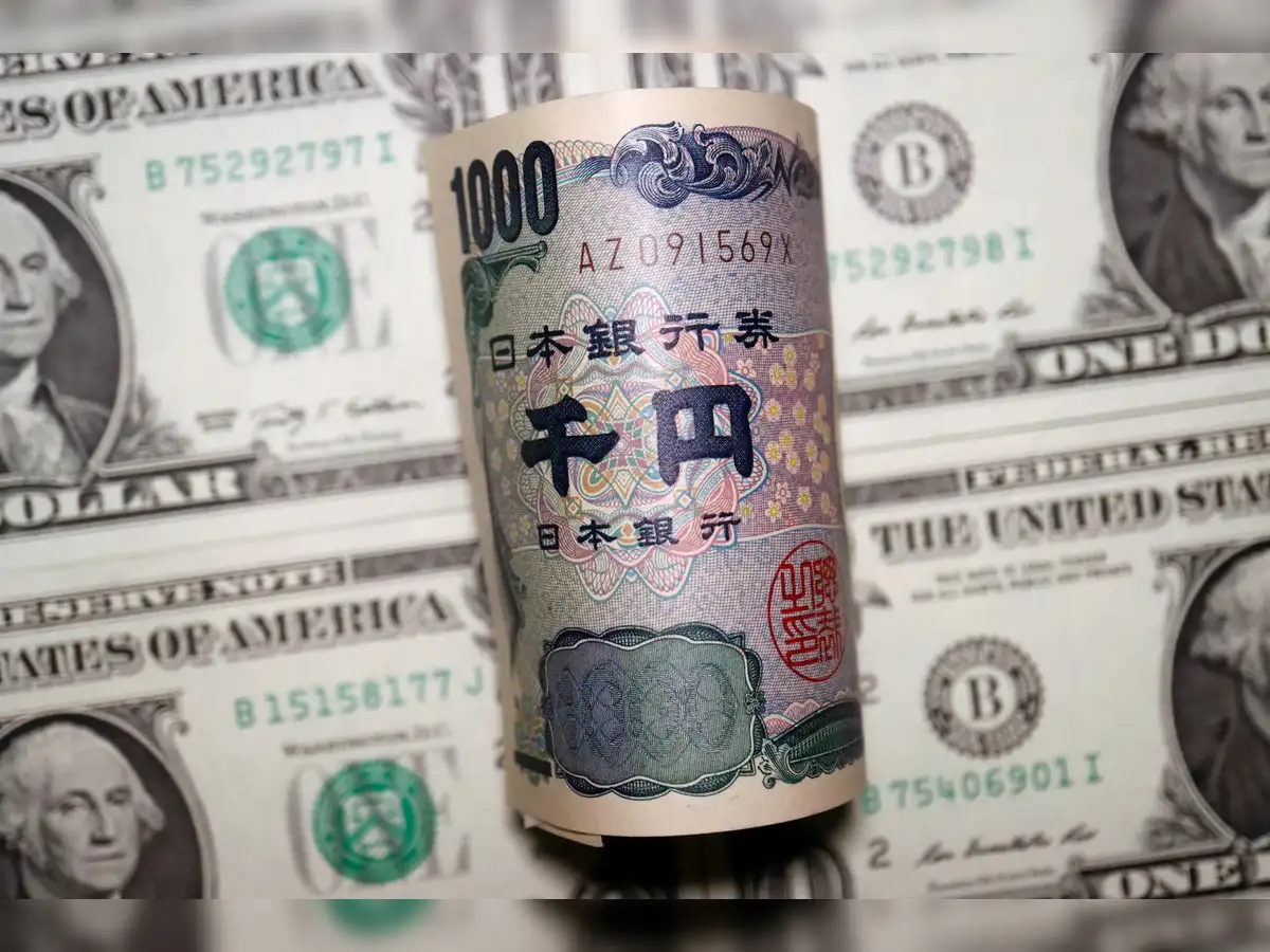 Yen weak, dollar steady in countdown to Fed - The Economic Times