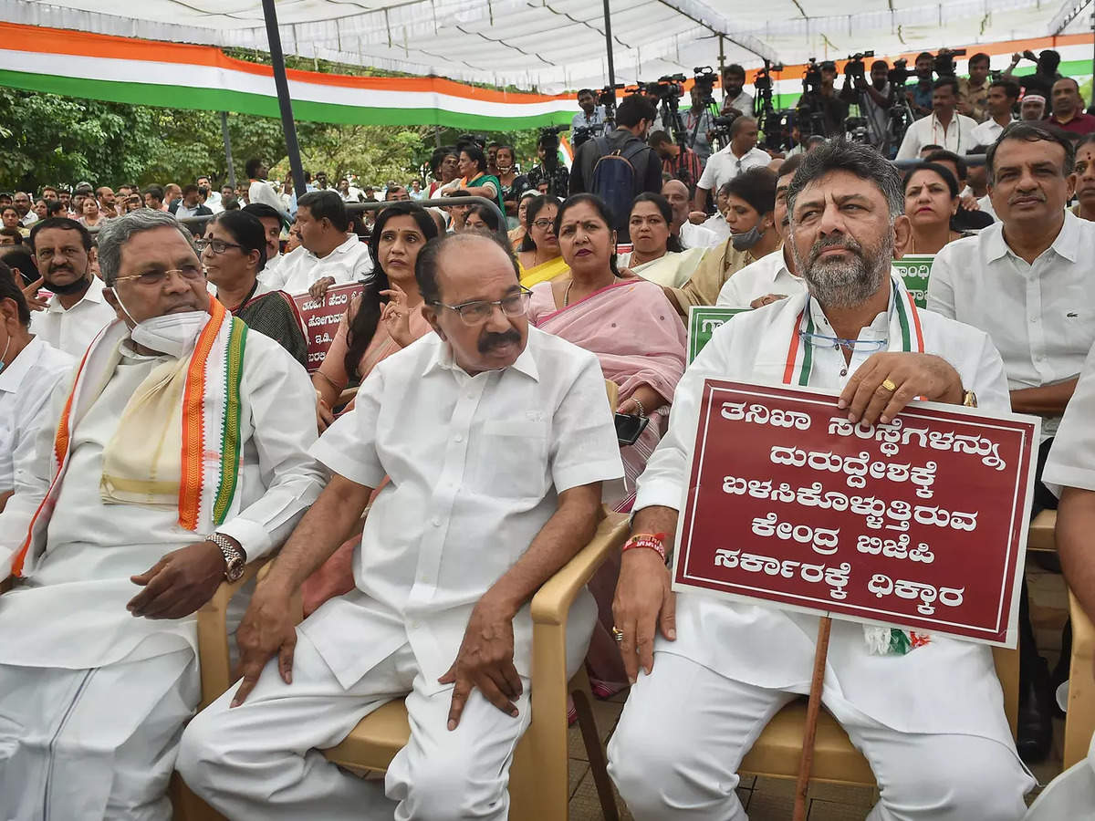 Siddaramaiah: War of words between Karnataka Congress chief, Siddaramaiah  camps continues over CM candidate - The Economic Times