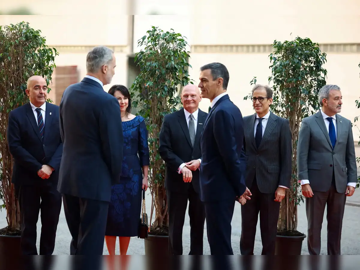 Tech sovereignty and AI networks set to dominate mobile meet - The Economic Times