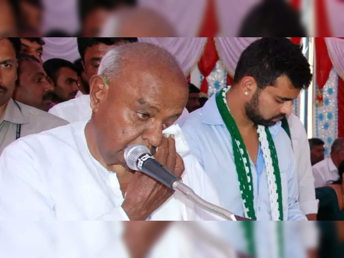 Deve Gowda JDS on backfoot over charges against Deve Gowda  