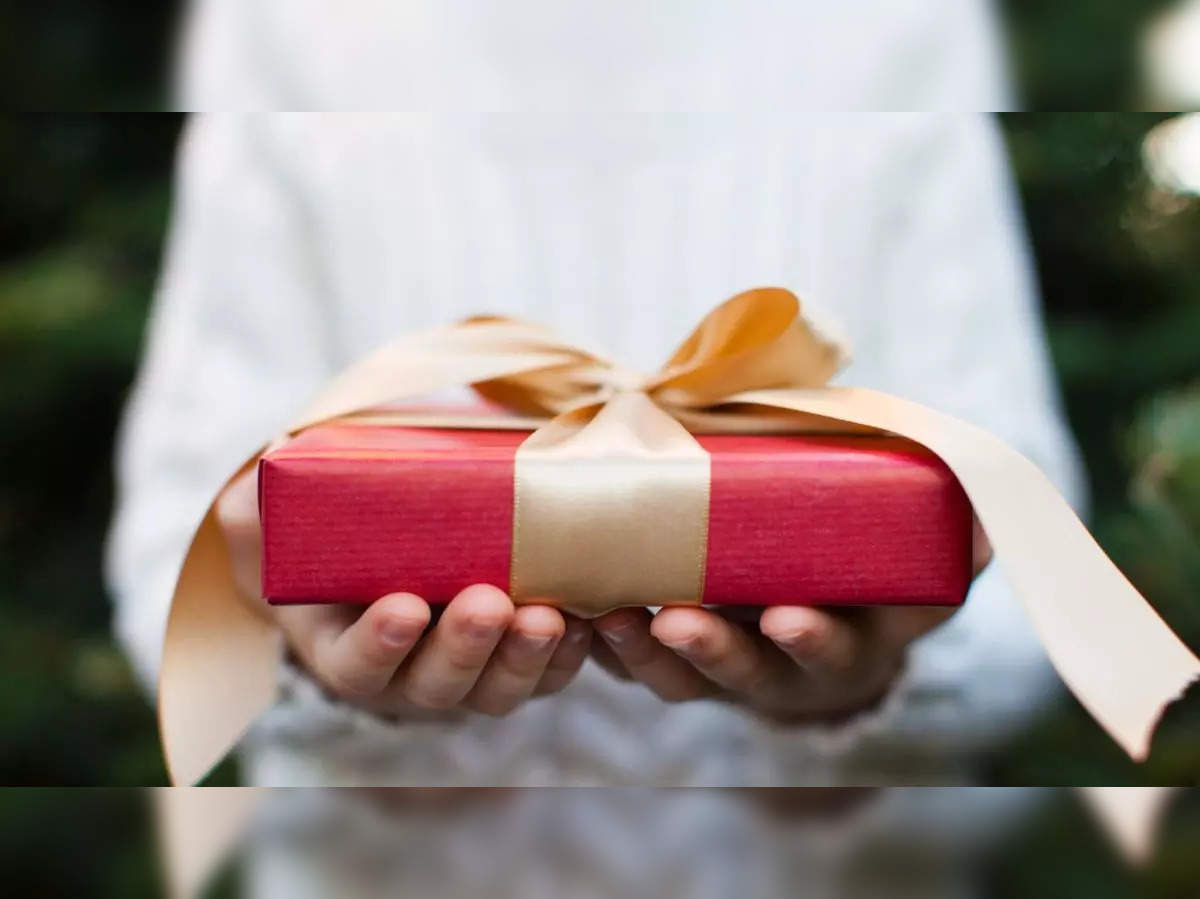 Top 50+ Gift For Husband- Price and Where to Buy | WeddingBazaar
