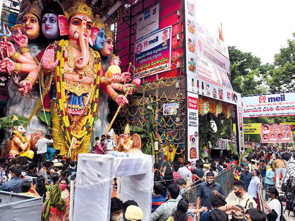 From Mumbai to Delhi, Lord Ganesha visits your city - The Economic ...