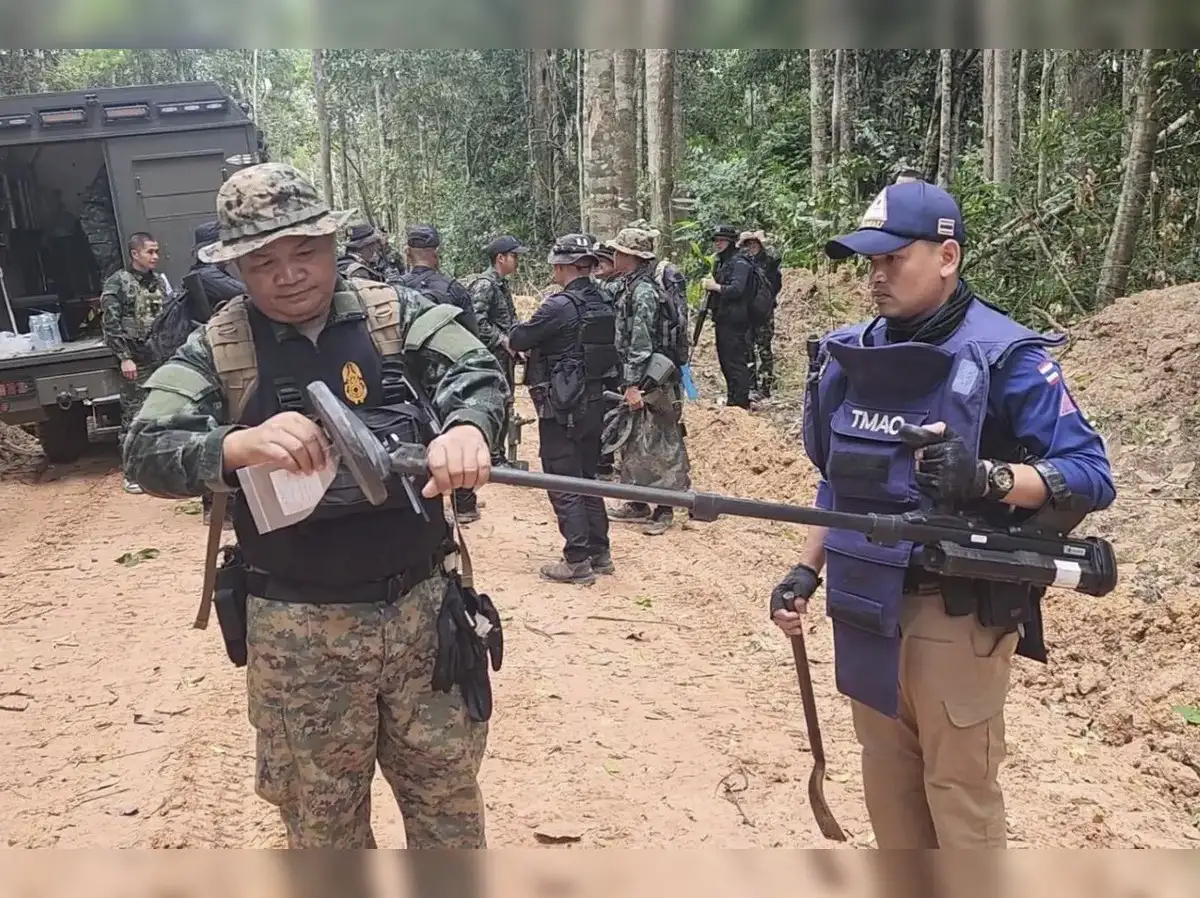 Cambodia calls for ceasefire with Thailand after deadly clashes - The  Economic Times