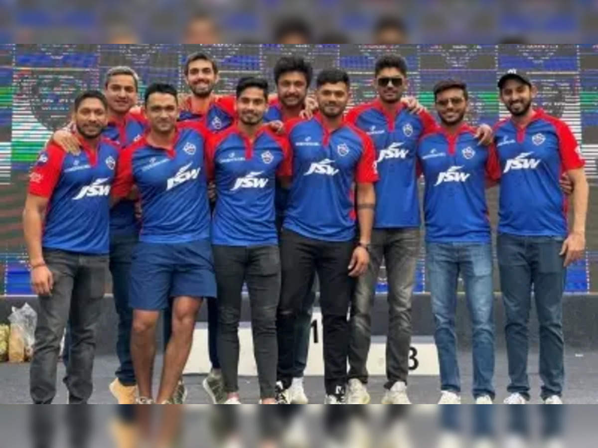 IPL 2017: Delhi Daredevils Launches New Jersey ahead of the new season