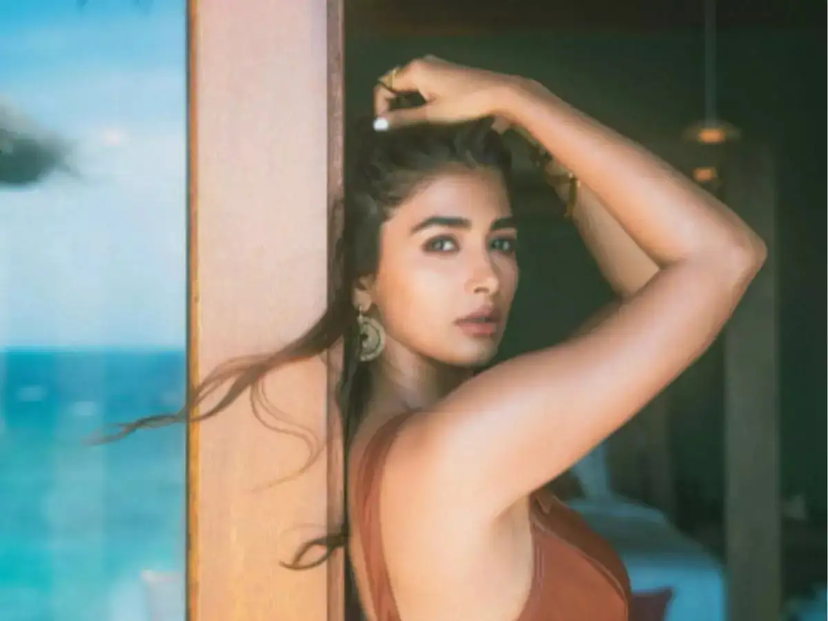 Pooja Hegde finishes filming for Beast which also stars South actor  Thalapathy Vijay - The Economic Times