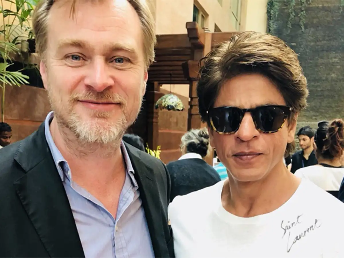 Starstruck Shah Rukh Khan S Fanboy Moment With Christopher Nolan The Economic Times fanboy moment with christopher nolan