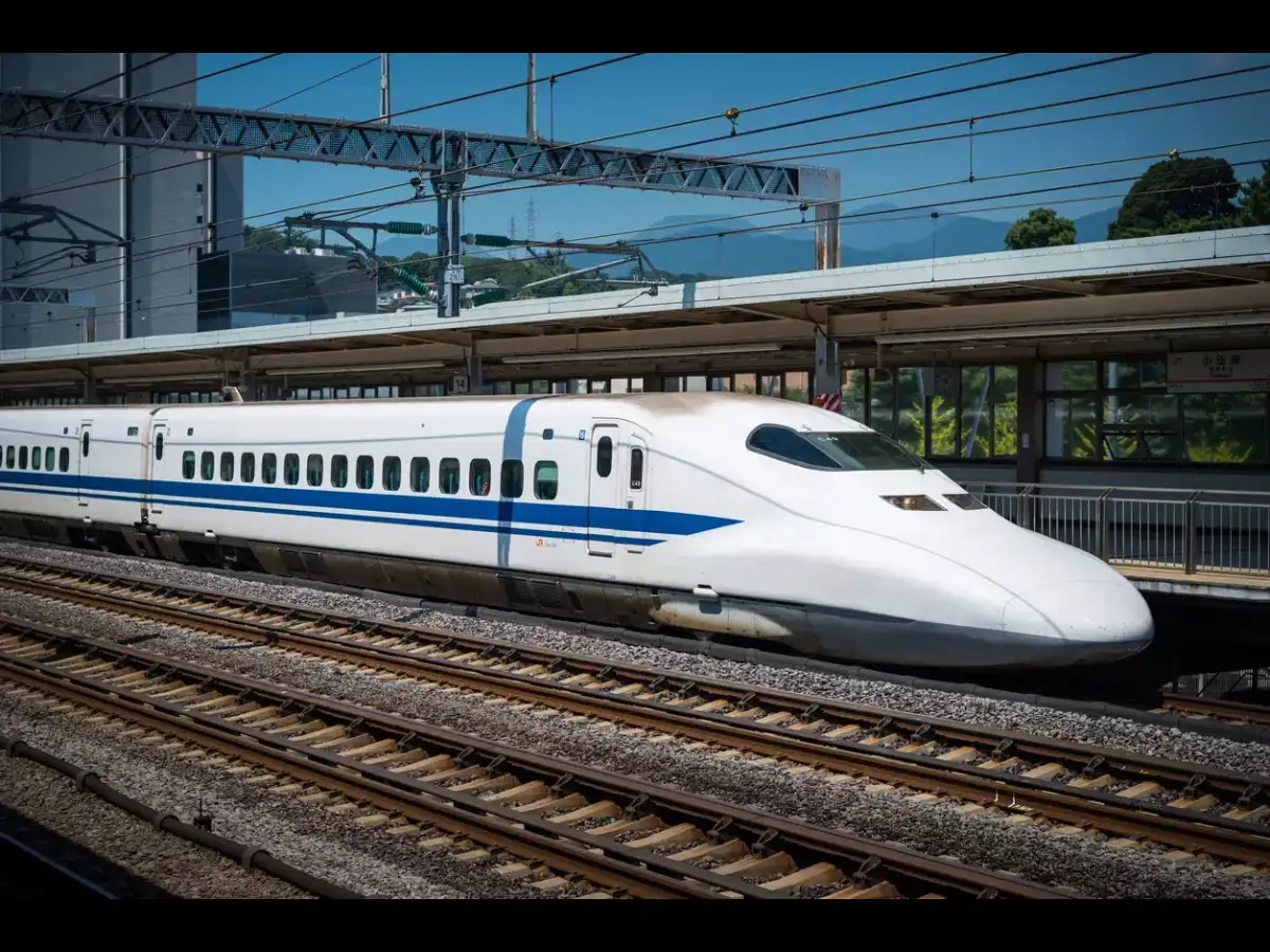 India-made B28 bullet train to debut on SuratVapi stretch of MumbaiAhmedabad  corridor in Aug 2027 - The Economic Times