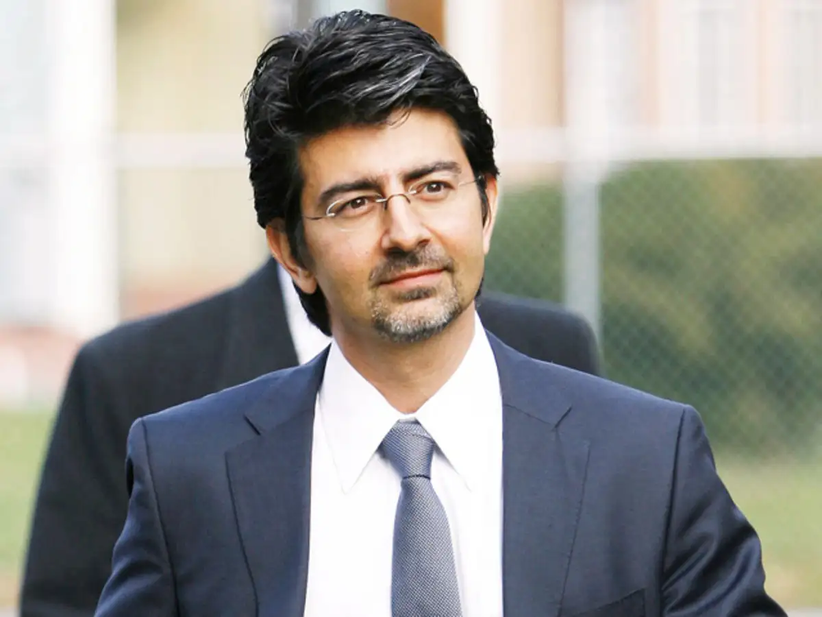 Pierre Omidyar: Did you know eBay founder Pierre Omidyar earned $6 an hour in high school for coding? - The Economic Times