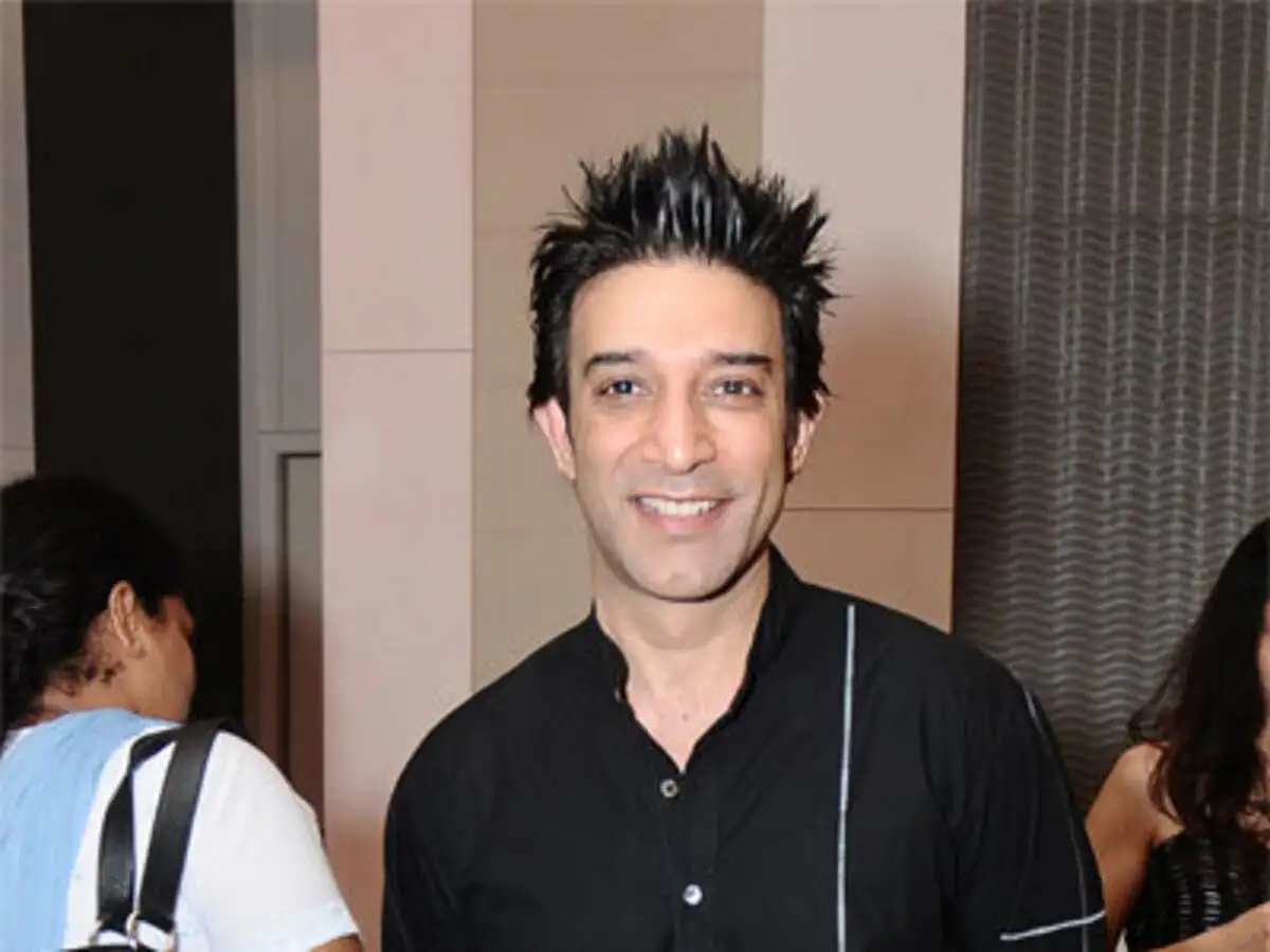 Designers Like Rohit Bal Jj Valaya Now Go Online With Affordable Ready To Wear Lines The Economic Times Rohit khosla is the first indian fashion designer to launch a haute couture. designers like rohit bal jj valaya now