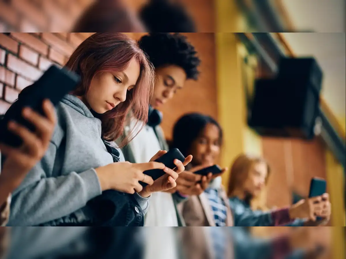 UK Trials Social Media Restrictions for Children Amid Growing Concerns