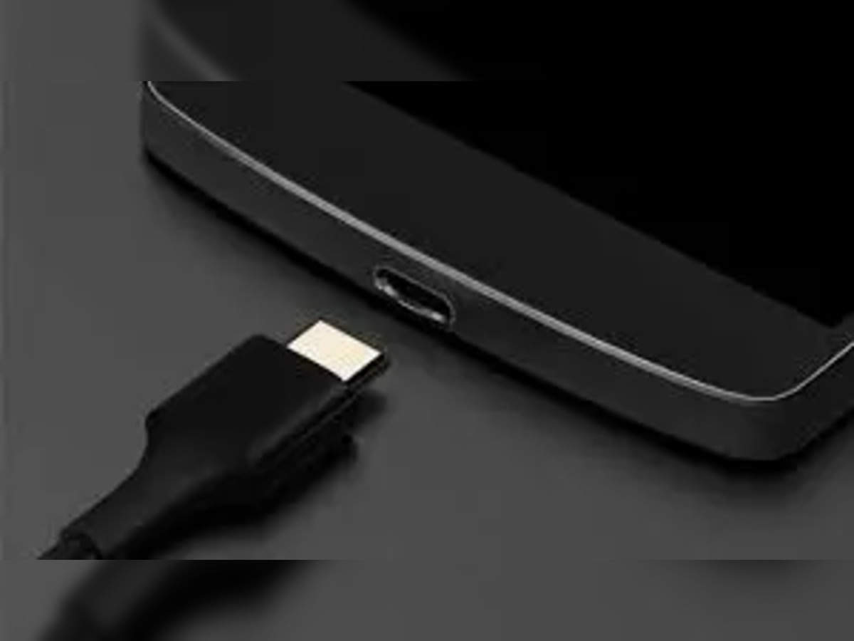 tab feminin Præsident How to clean USB-C Port carefully and properly? See the steps - The  Economic Times