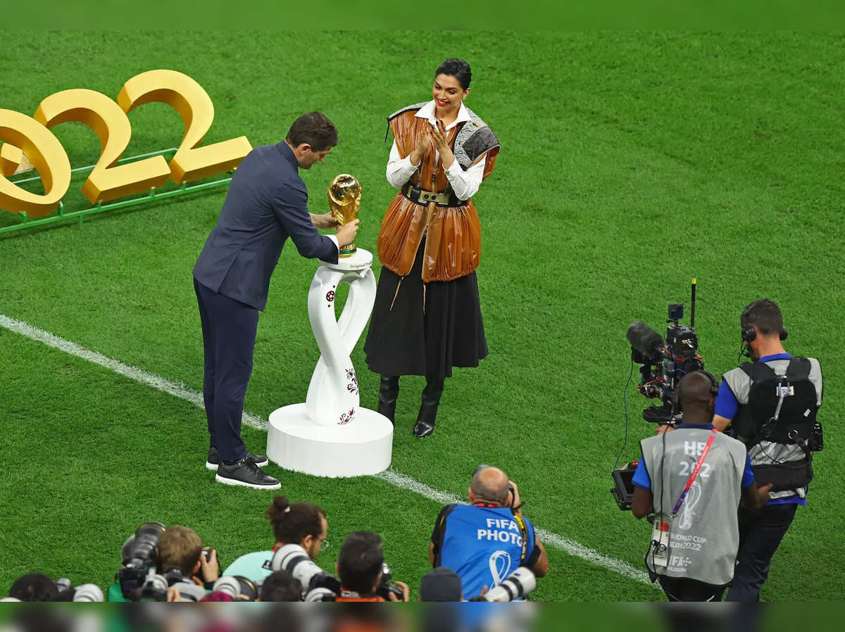 Couldn't have asked for more: Deepika after unveiling FIFA World Cup  trophy, Deepika Padukone, FIFA World Cup trophy, Argentina, France, World  Cup final, latest movie news