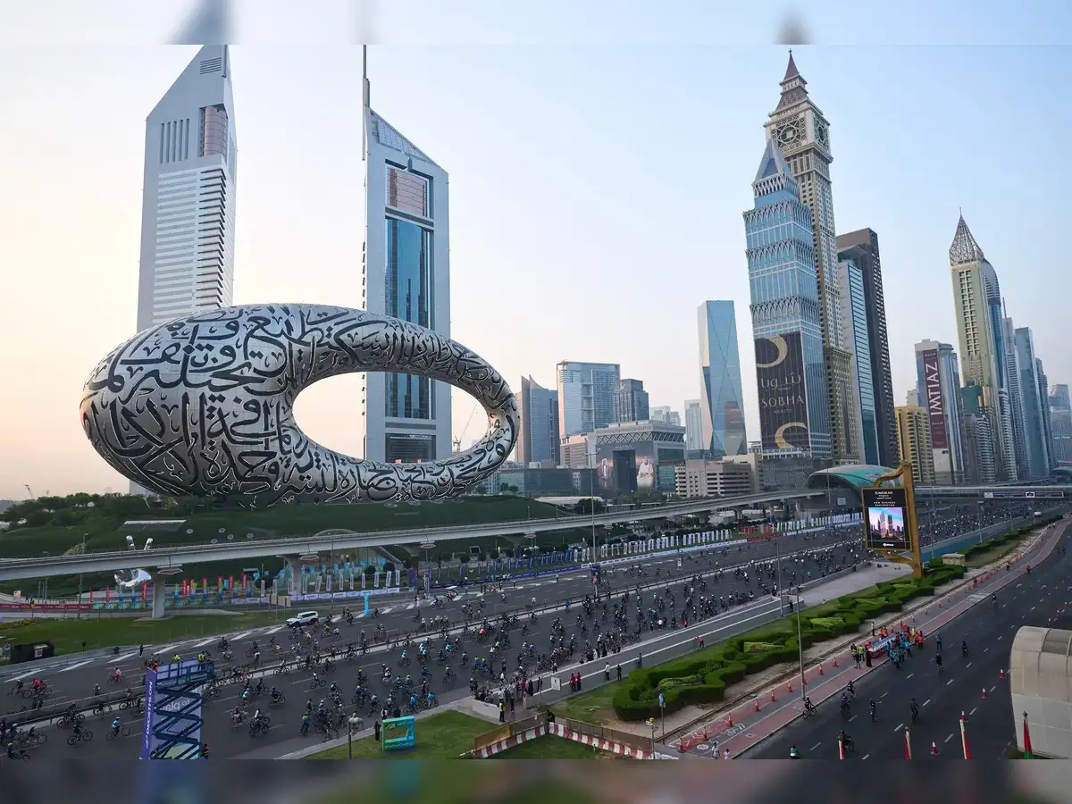 Dubai launches AED 1 billion in incentives to stimulate economy.