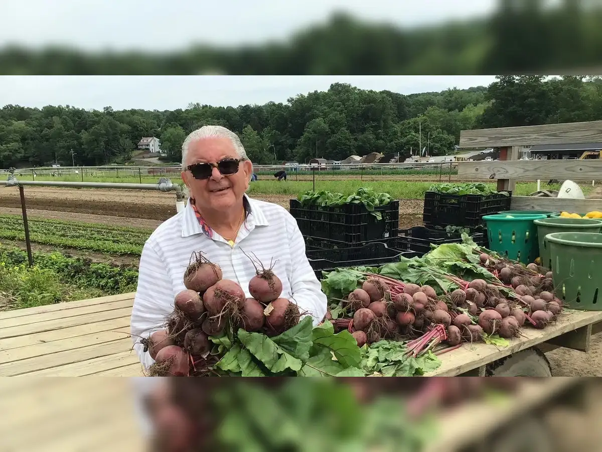 Peter ‘Produce Pete’ Napolitano, beloved grocer and TV icon, dies at 80