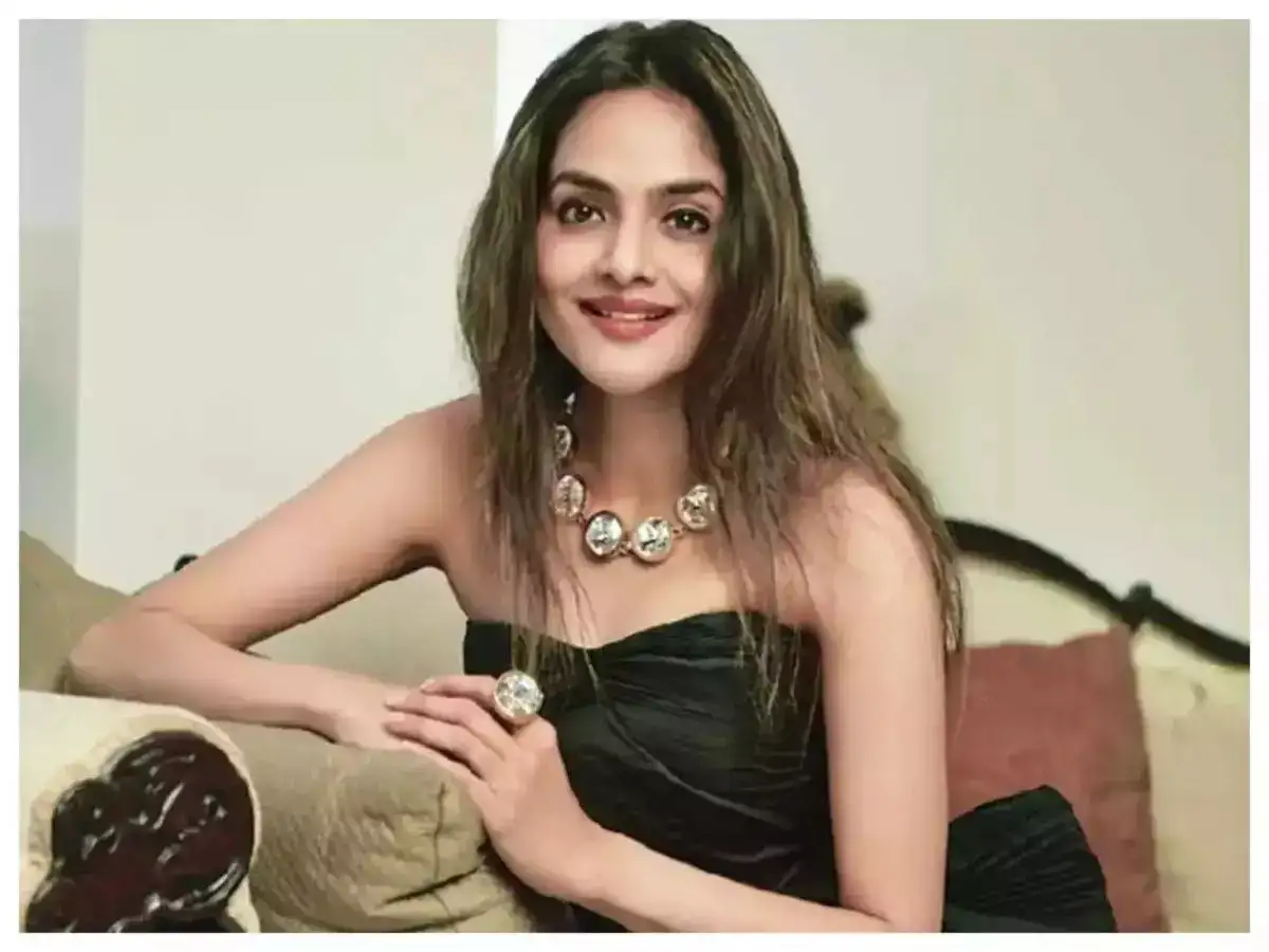 madhoo: Roja actress Madhoo says she wants to work with all her lines &  wrinkles intact - The Economic Times