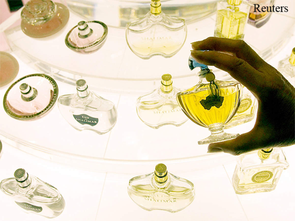 A JOURNEY OF EMOTIONS AT HARRODS PERFUMERY HALL - News