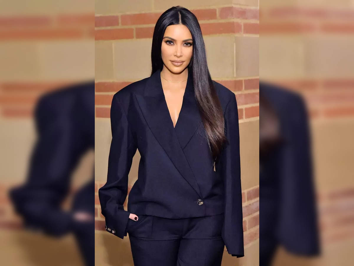 Why was Kim Kardashian loudly booed at the Rams vs Cowboys game?