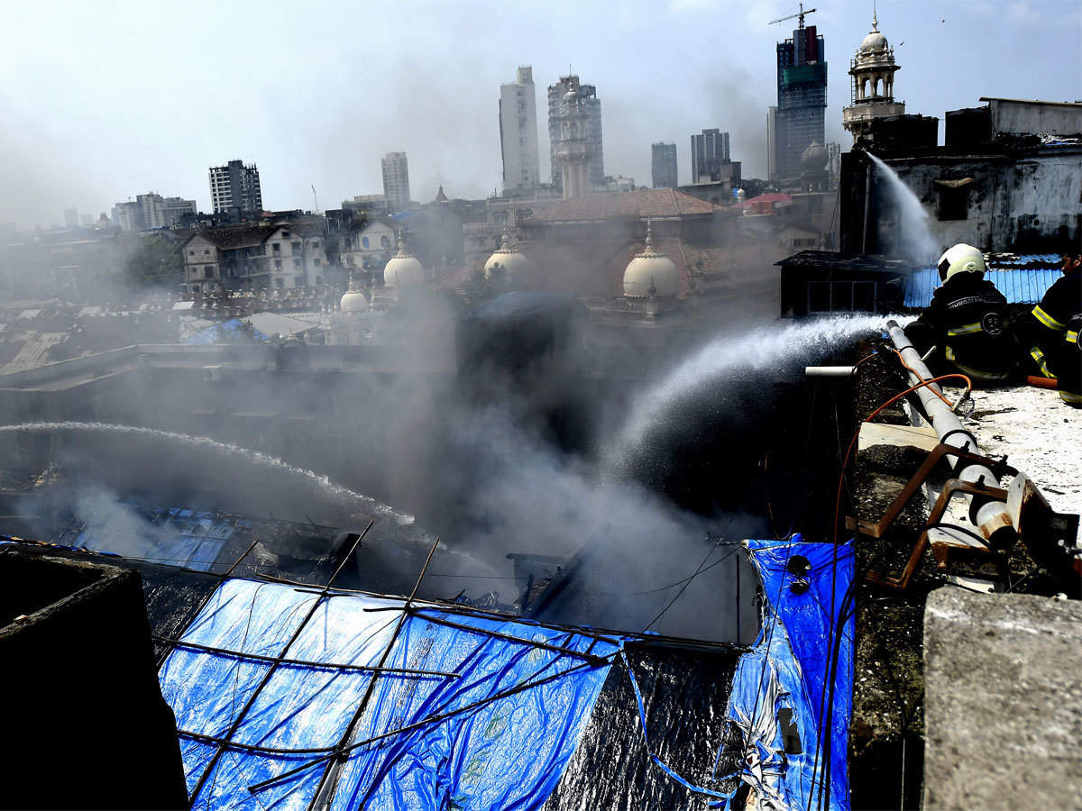 Mumbai Fire News: South Mumbai market fire yet to be doused even after 40  hours - The Economic Times
