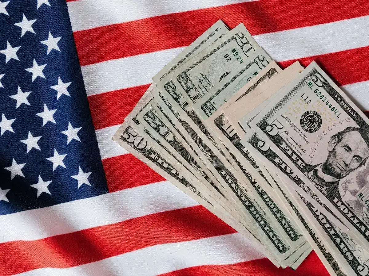 Image for 1B applicants paid $100,000 for entry to US, says DHS