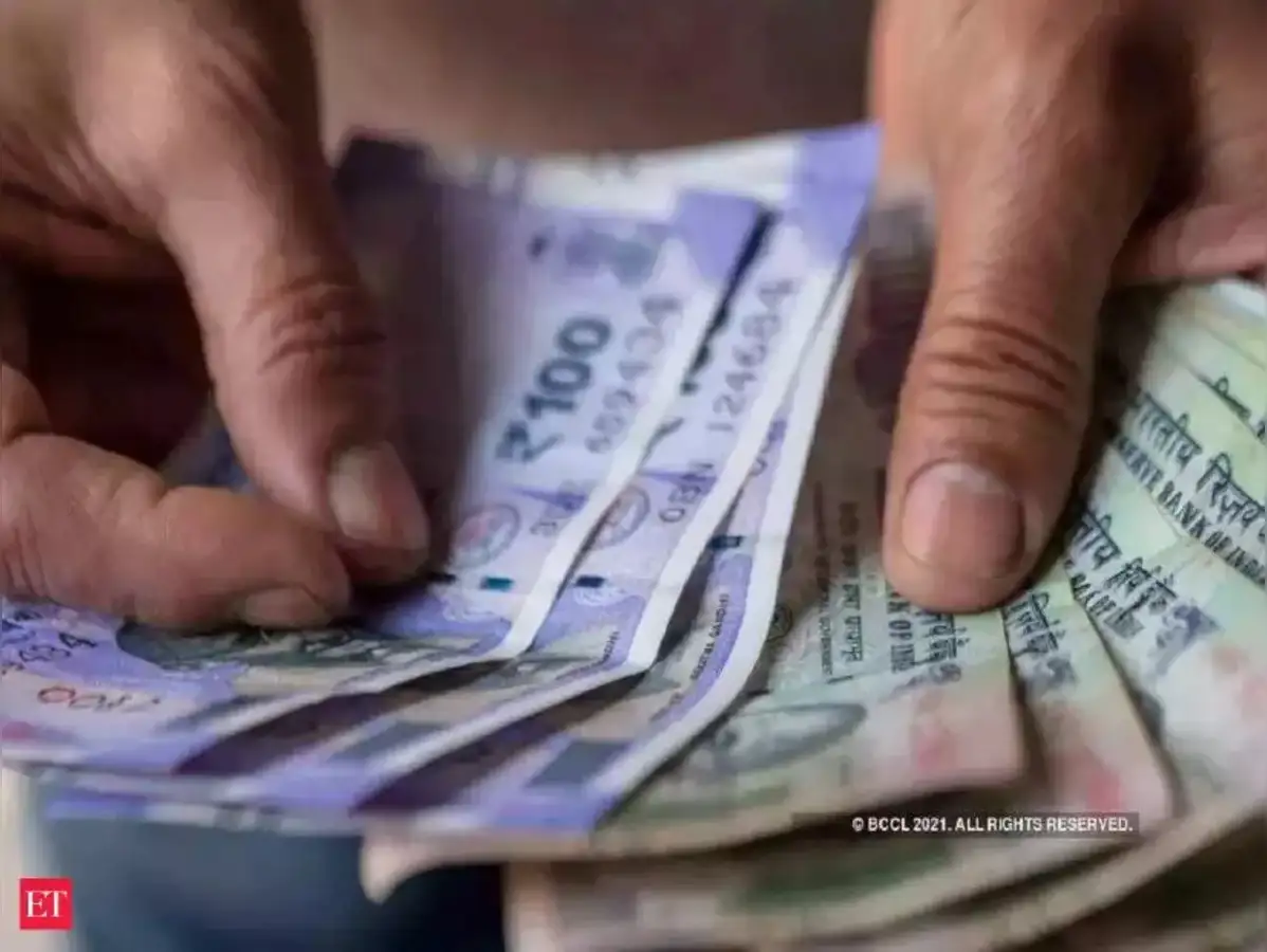 Delhi govt hikes minimum wages of workers in unorganised sector - The  Economic Times