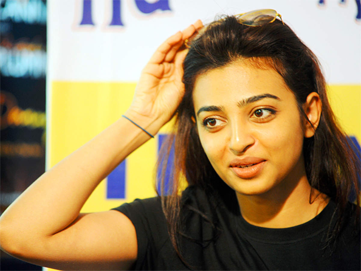 Radhika Apte gets PISSED At Journalist Over Parched Leaked Nude Scene