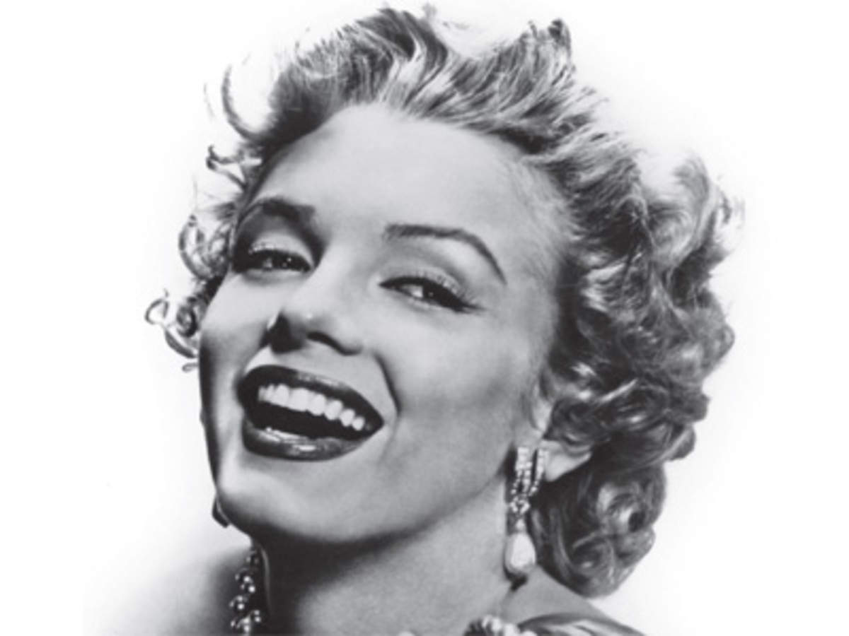 Remembering A Pop Icon: Marilyn Monroe's Make-up Kit 