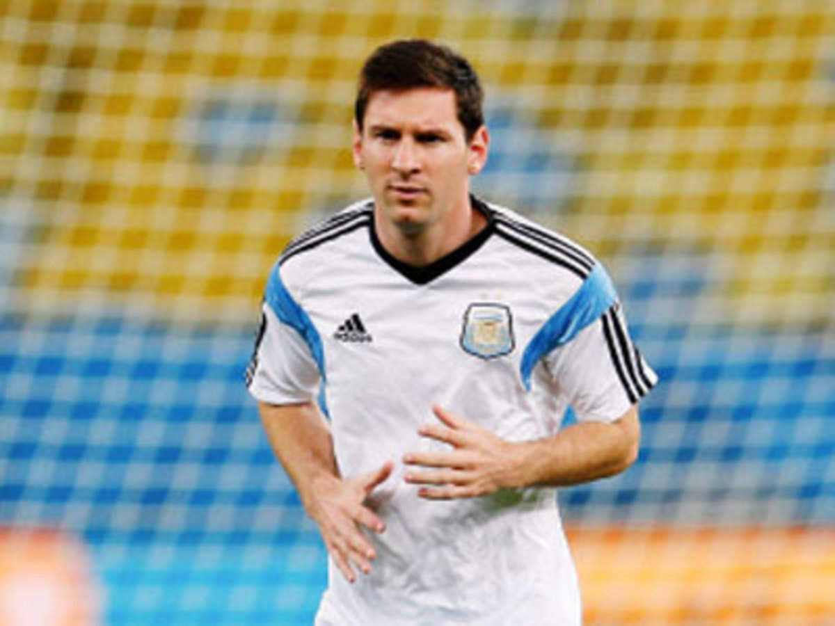 Did Lionel Messi Really Crush Cristiano Ronaldo's Shirt Sales Record?