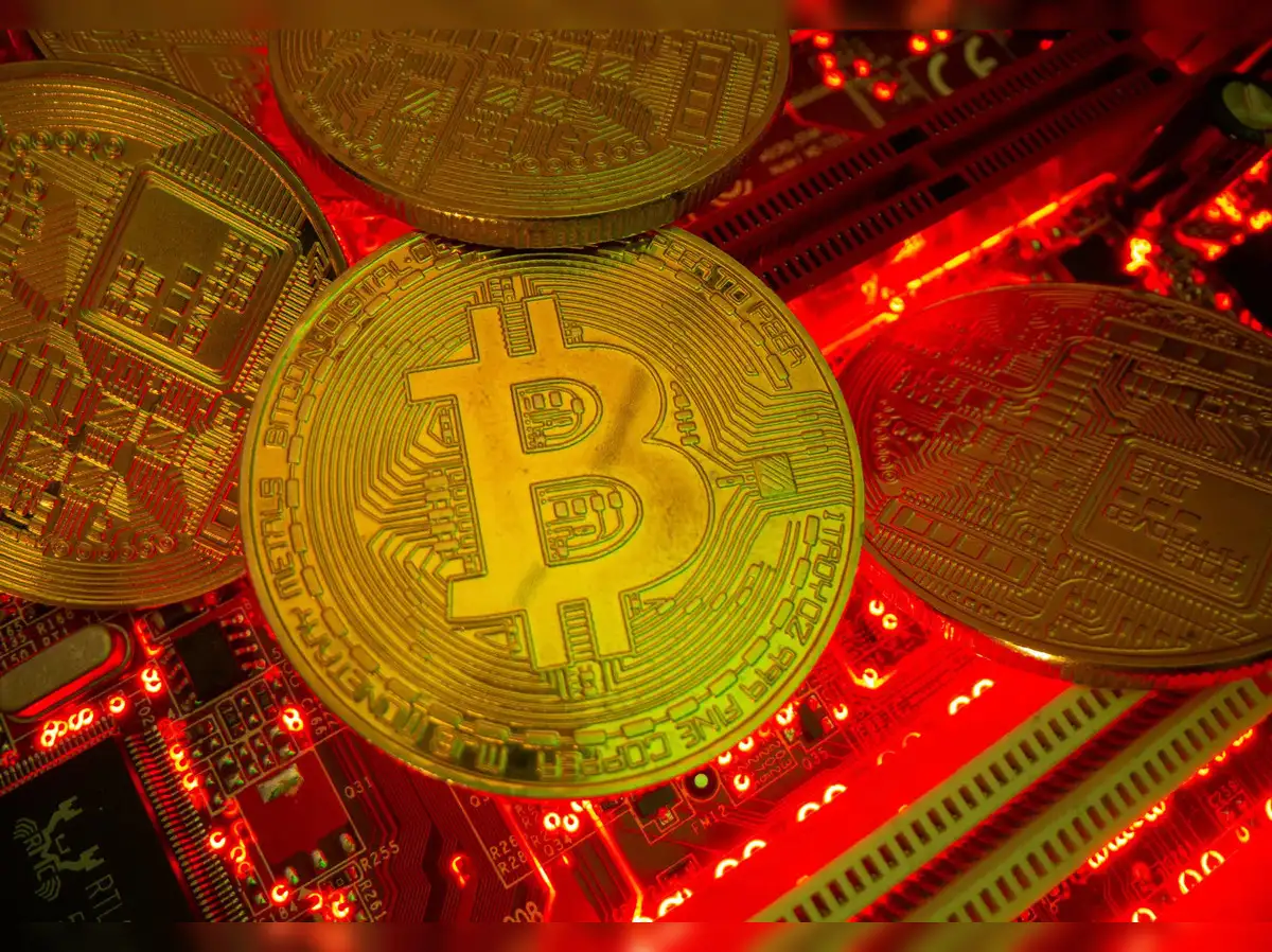 Bitcoin price forecast: BTC crashes today to $101K: Bitcoin price crashes  hard today as panic selling grips crypto markets — Why is BTC falling  sharply – Experts see Bitcoin price prediction at $92,000 next - The  Economic Times