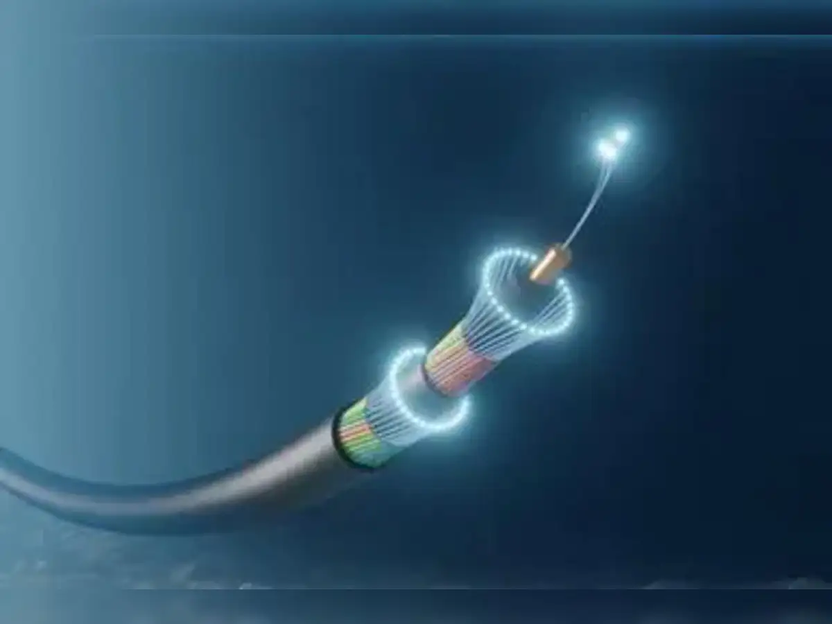 Iraqi-UAE consortium plans $700 million fast data cable network - The Economic Times