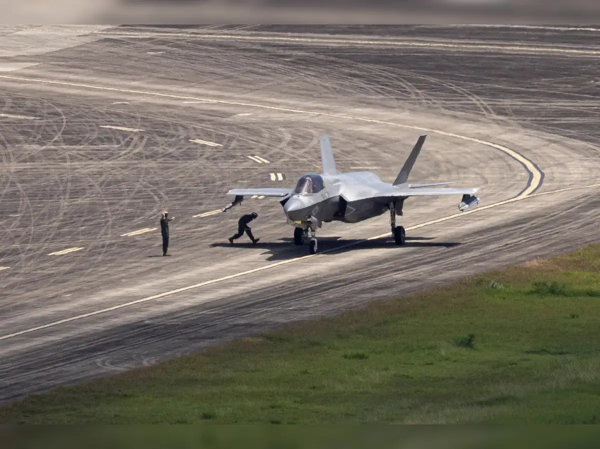 China claims it forced away two US Stealth F-22 jets in ...