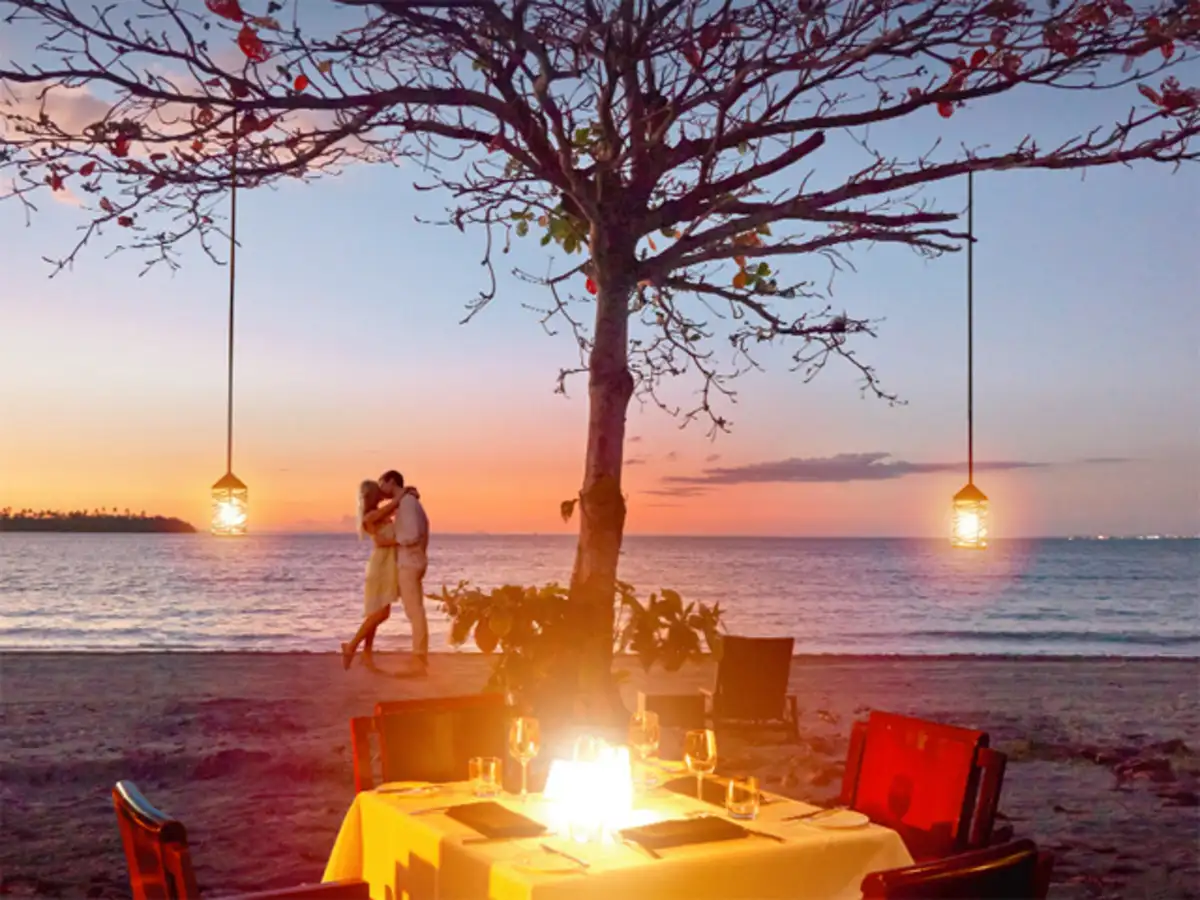 Long weekend anniversary trip ideas photos - Mitraveltips.com