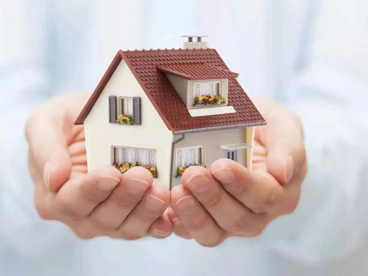 https://img.etimg.com/thumb/width-1200,height-900,imgsize-32816,resizemode-75,msid-126135538/industry/services/property-/-cstruction/lower-home-loan-rates-help-improve-affordability-across-indias-major-cities-in-2025.jpg