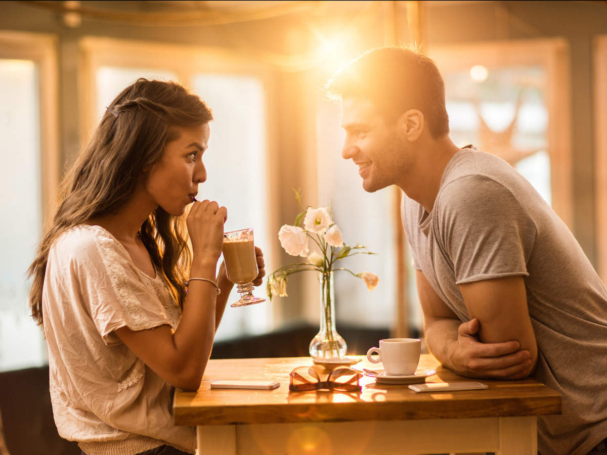 Men and Women: Want to up your dating game in 2020? Don't start chats with  'hey', go for long walks on the beach - The Economic Times