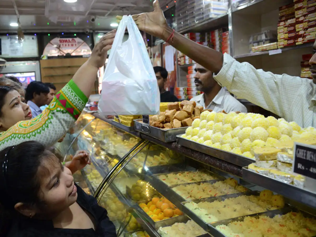 Small And Medium Mithai Shops Closing Down As Packaged Sweets Preferred Over Traditional Ones The Economic Times A few days back, the west bengal government, allowed the sweet shops in kolkata to remain open for four hours daily after the apex body of sweetmeat outlets showed. small and medium mithai shops closing