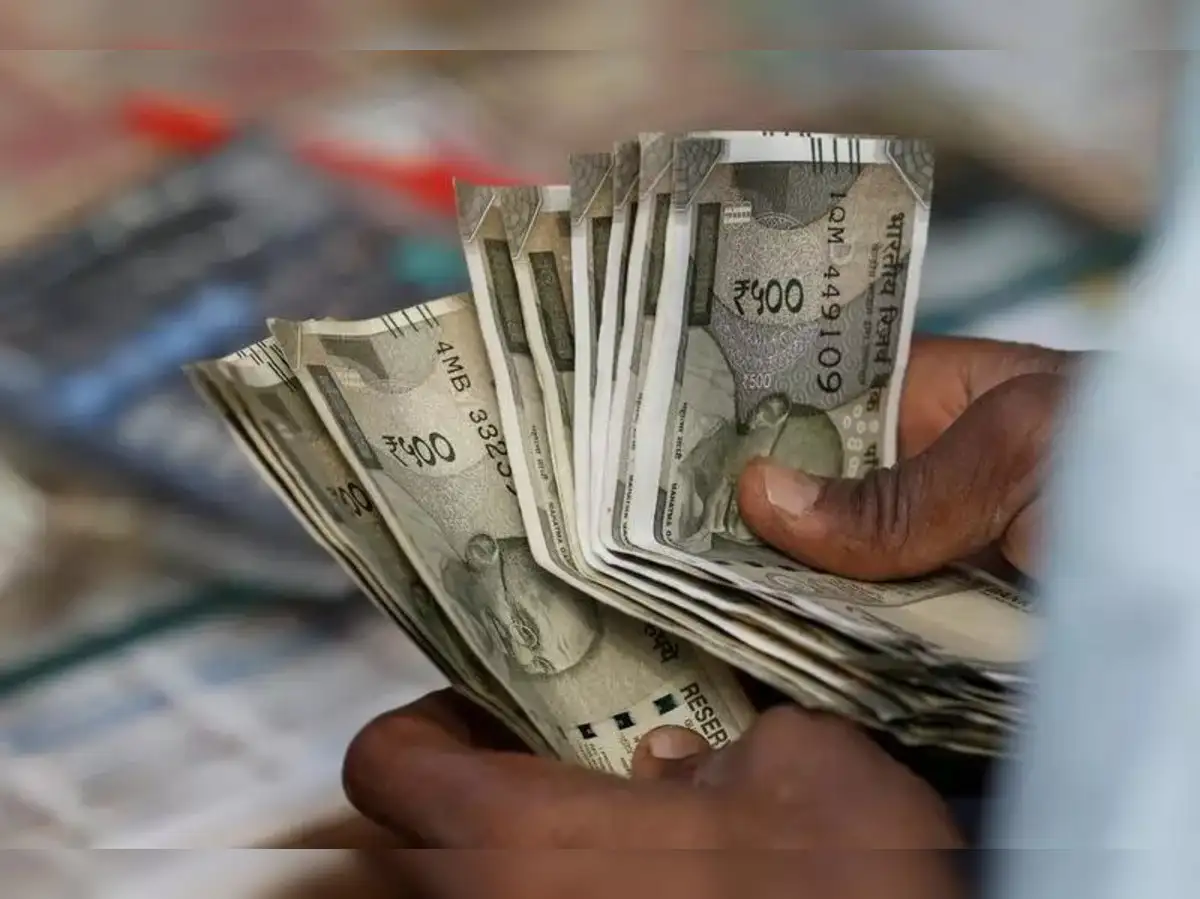 Parents don forex trader hats to foot tuition bills abroad