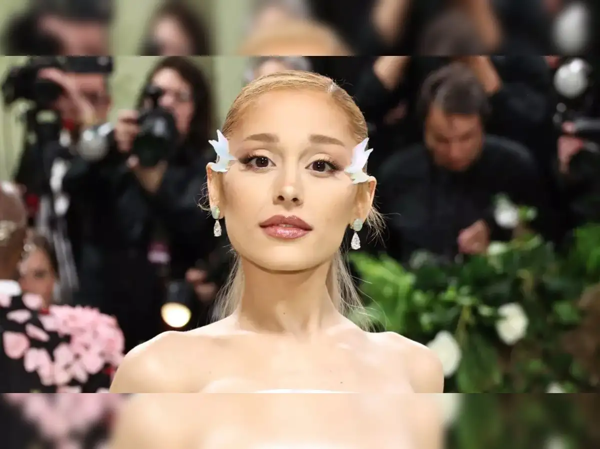 Ariana Grande Ethan Slater relationship: Ariana Grande and Ethan Slater  awkwardly avoid each other at Wicked premiere amid split buzz - The  Economic Times