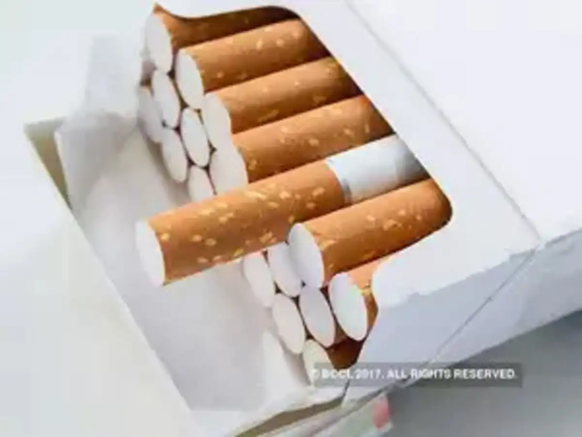 is it illegal to smoke a cigarette while driving Are You Risking Your License by Vaping in the Car? – Pod Salt UK