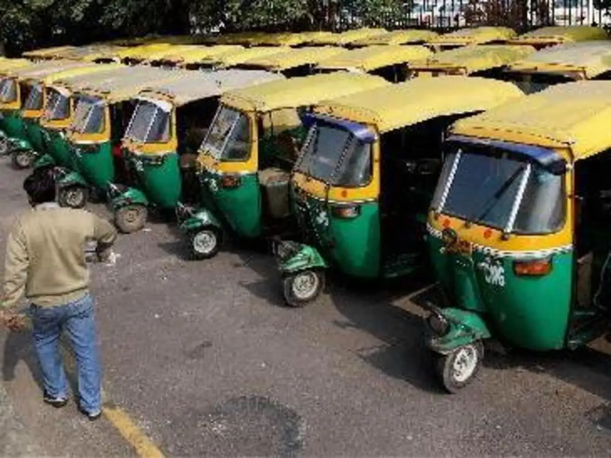 Solarpowered Auto Rickshaws Launched In Bengaluru Solarpowered Auto