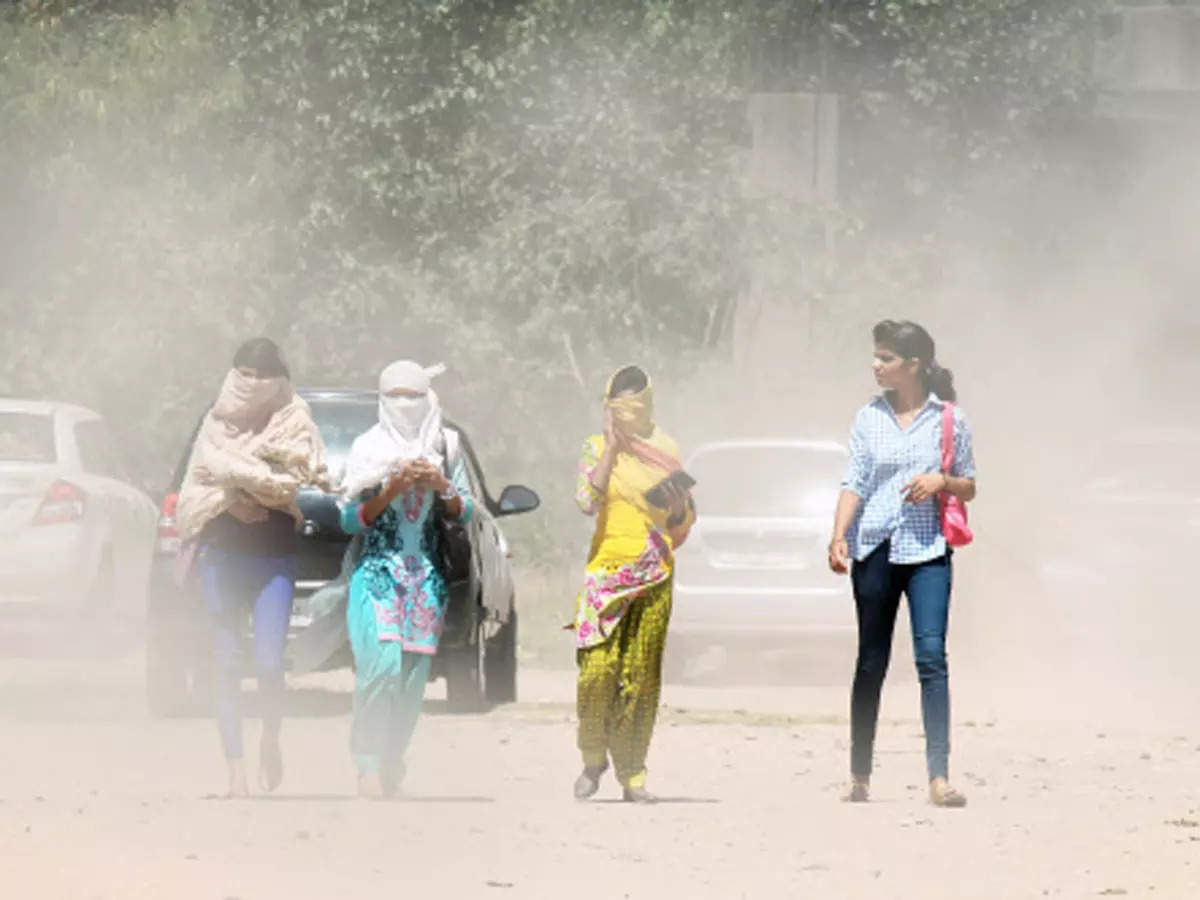 Delhi Dust Storm Today: Dust storm likely in Delhi today - The Economic  Times