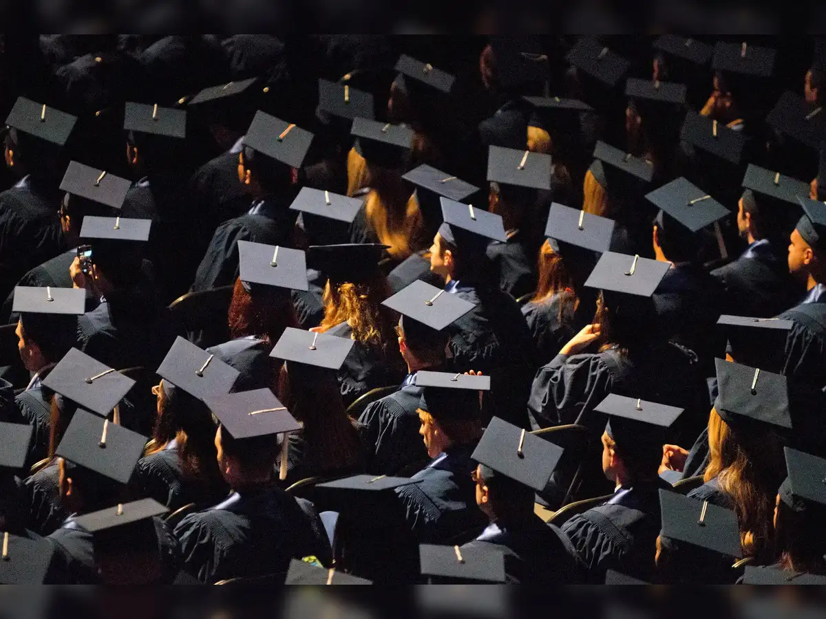 Indian grad flow to US falls nearly 10%