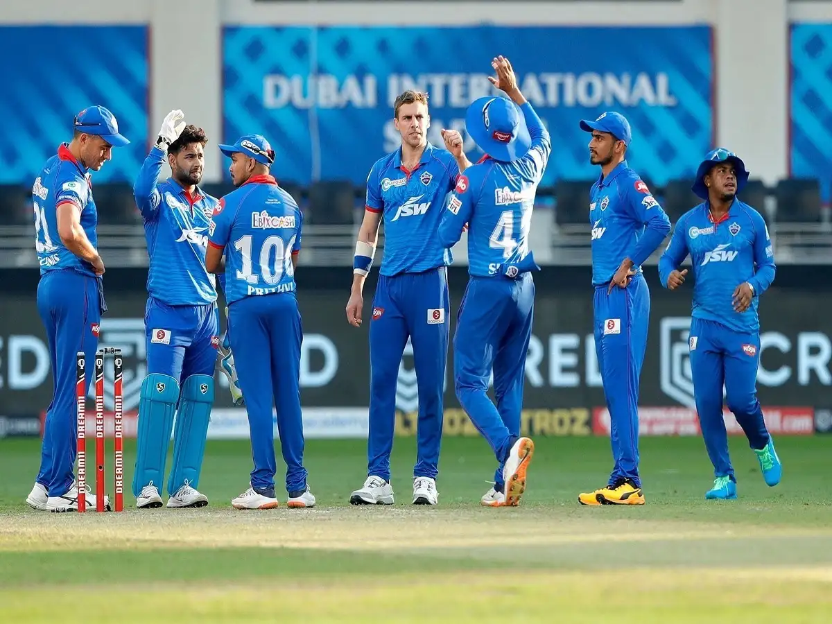Mi Thrash Delhi Capitals By 9 Wickets Ensure Top 2 Finish In League Stage The Economic Times Delhi fall short as big names fail. mi thrash delhi capitals by 9 wickets
